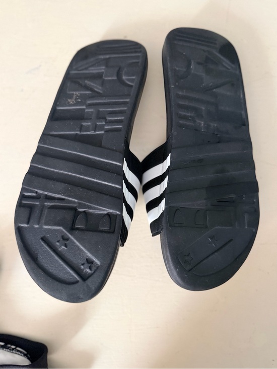 adidas mens Black and White Adjustable Slide Sandals size 13 main image 4